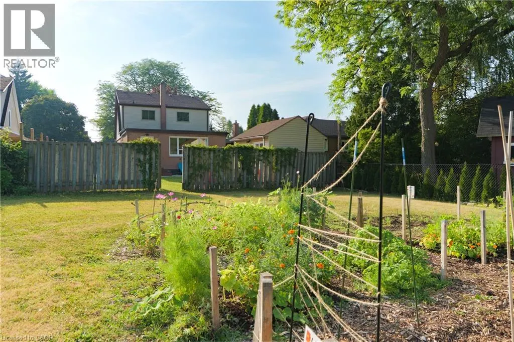 39 CLOVERHILL Road