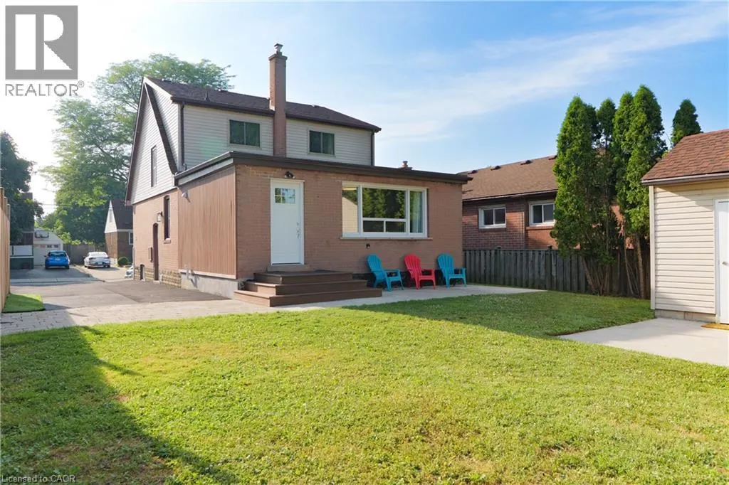 39 CLOVERHILL Road