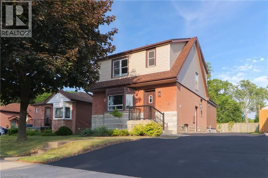 39 CLOVERHILL Road