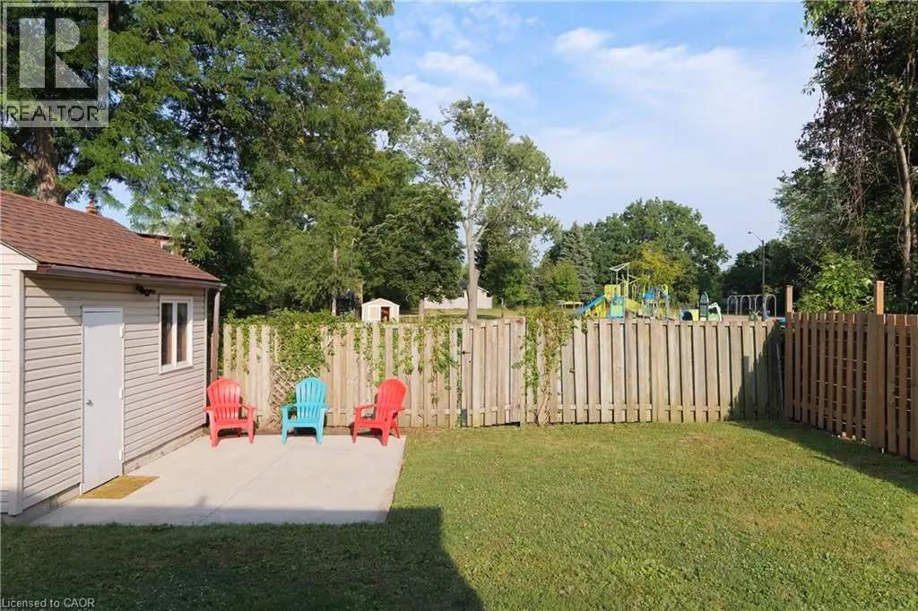 39 CLOVERHILL Road