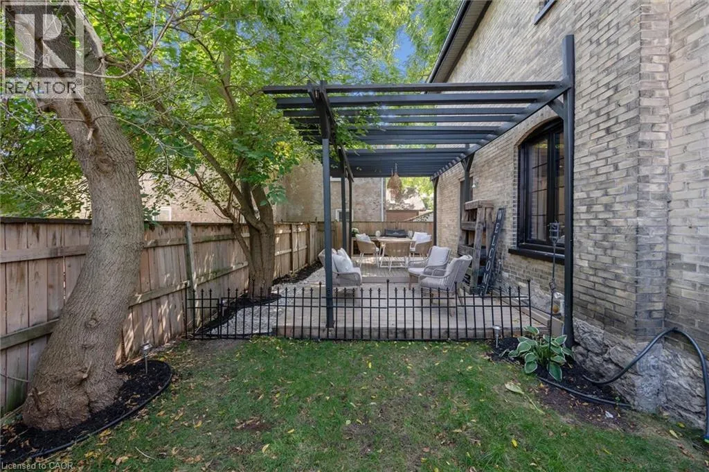5 CROMBIE Street