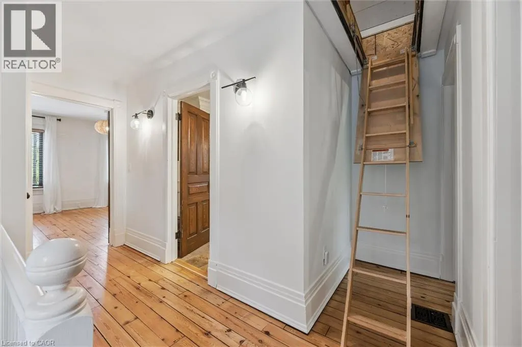 5 CROMBIE Street