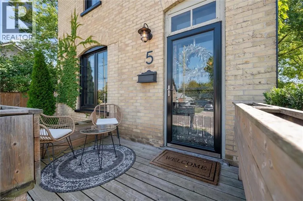 5 CROMBIE Street