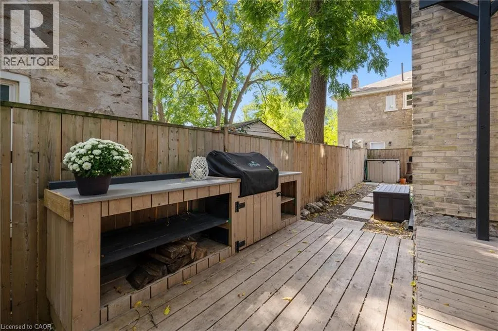 5 CROMBIE Street