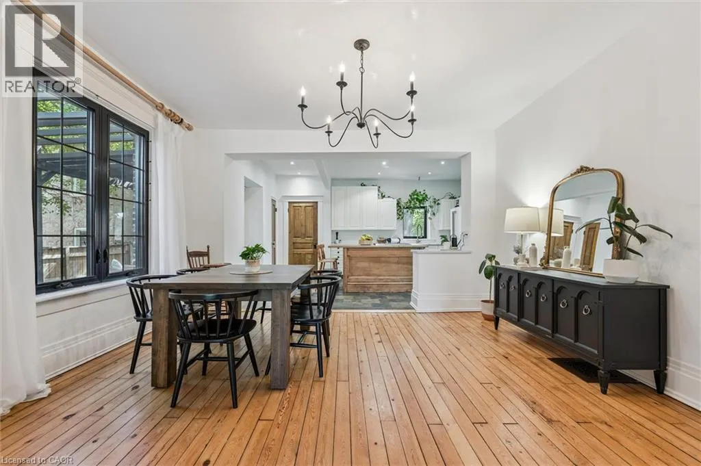 5 CROMBIE Street