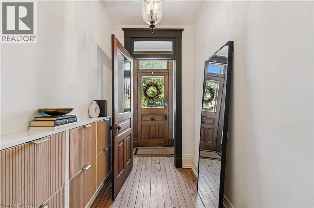 5 CROMBIE Street