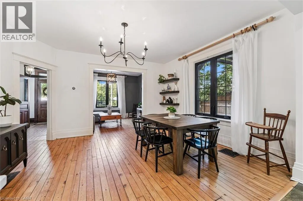 5 CROMBIE Street