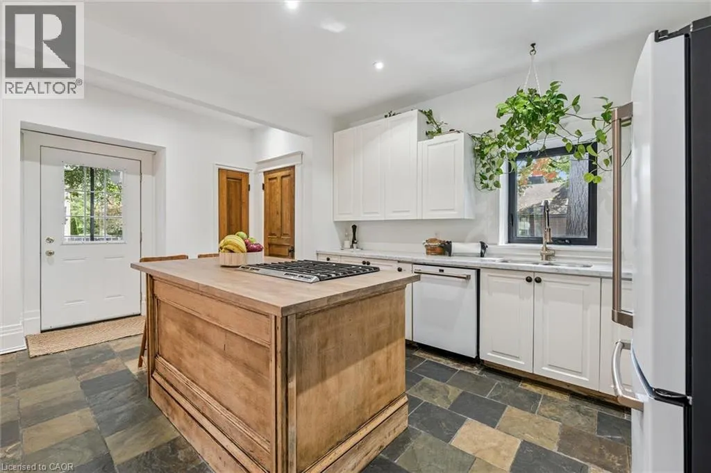 5 CROMBIE Street