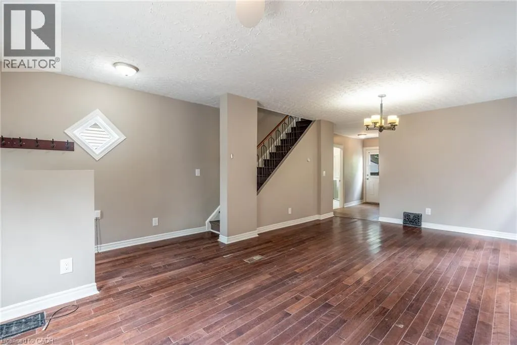 128 KENSINGTON Avenue N