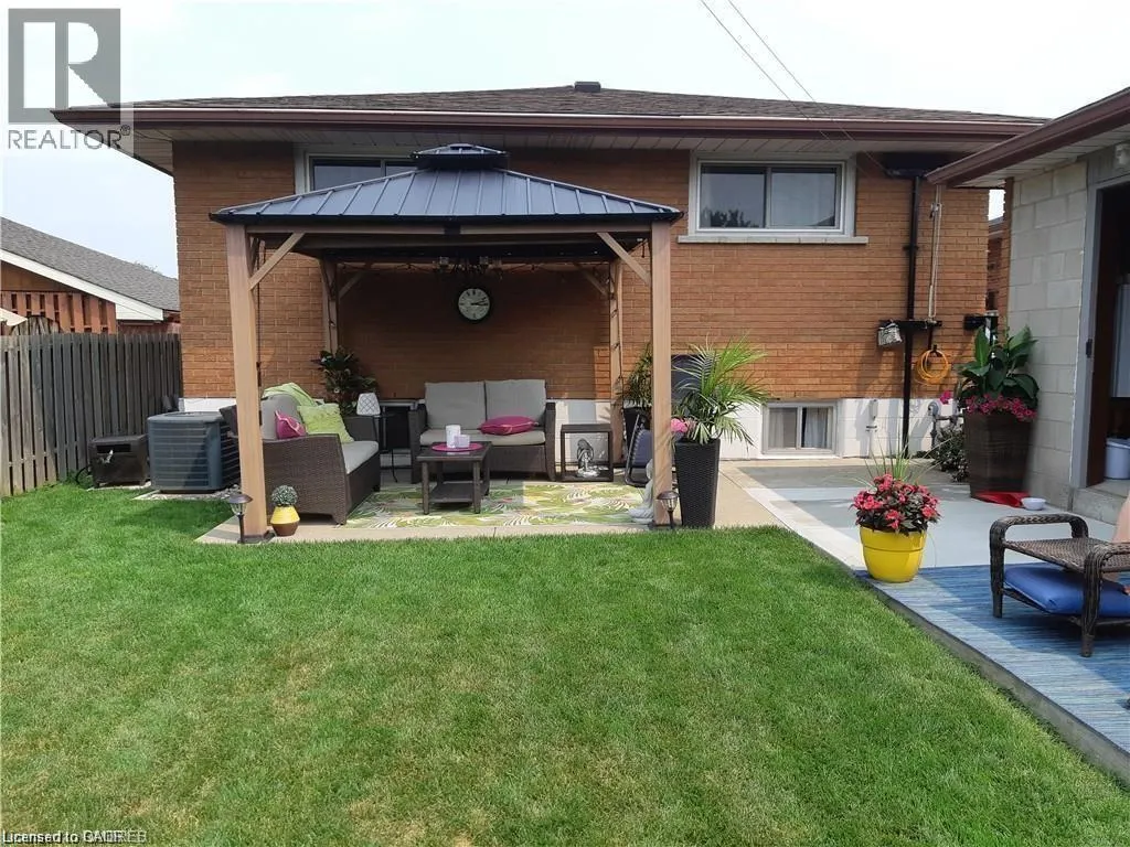 60 CHAMPLAIN Avenue Unit# Main Floor, #Main Floor