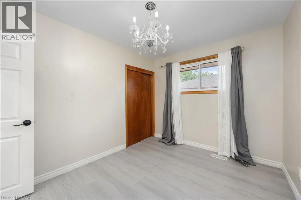 60 CHAMPLAIN Avenue Unit# Main Floor, #Main Floor