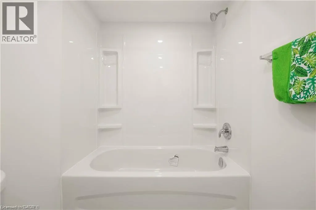 60 CHAMPLAIN Avenue Unit# Main Floor, #Main Floor