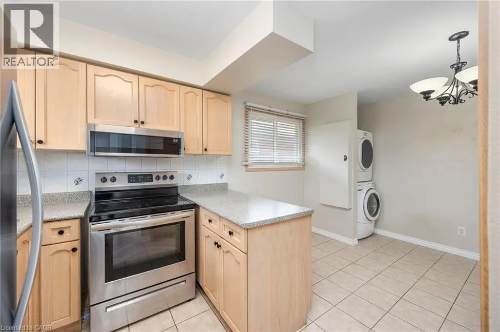 60 CHAMPLAIN Avenue Unit# Main Floor, #Main Floor