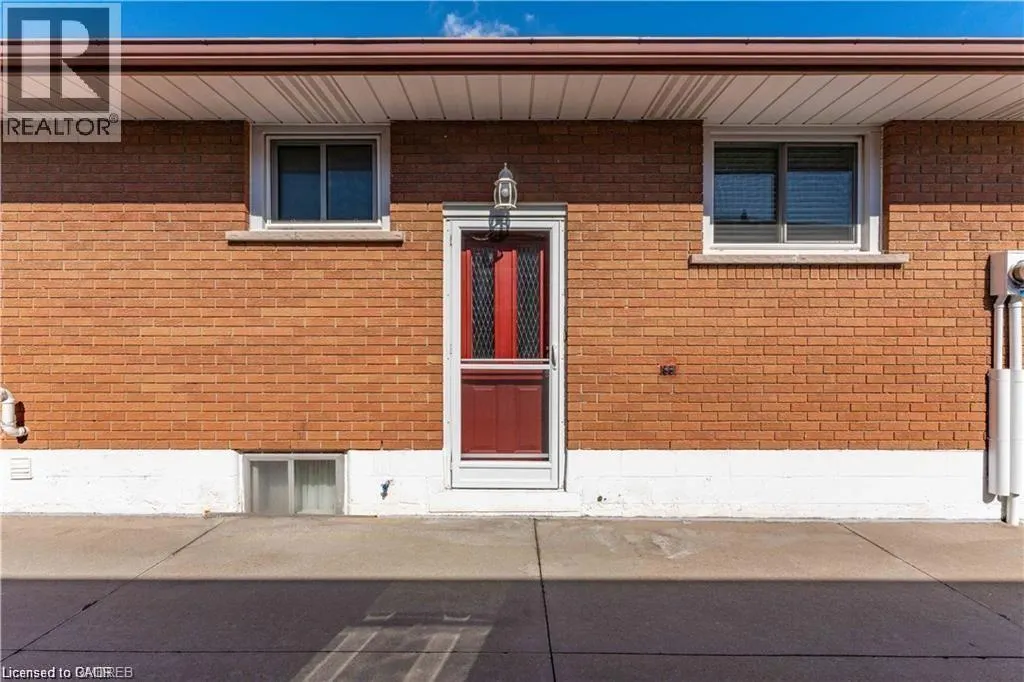 60 CHAMPLAIN Avenue Unit# Main Floor, #Main Floor