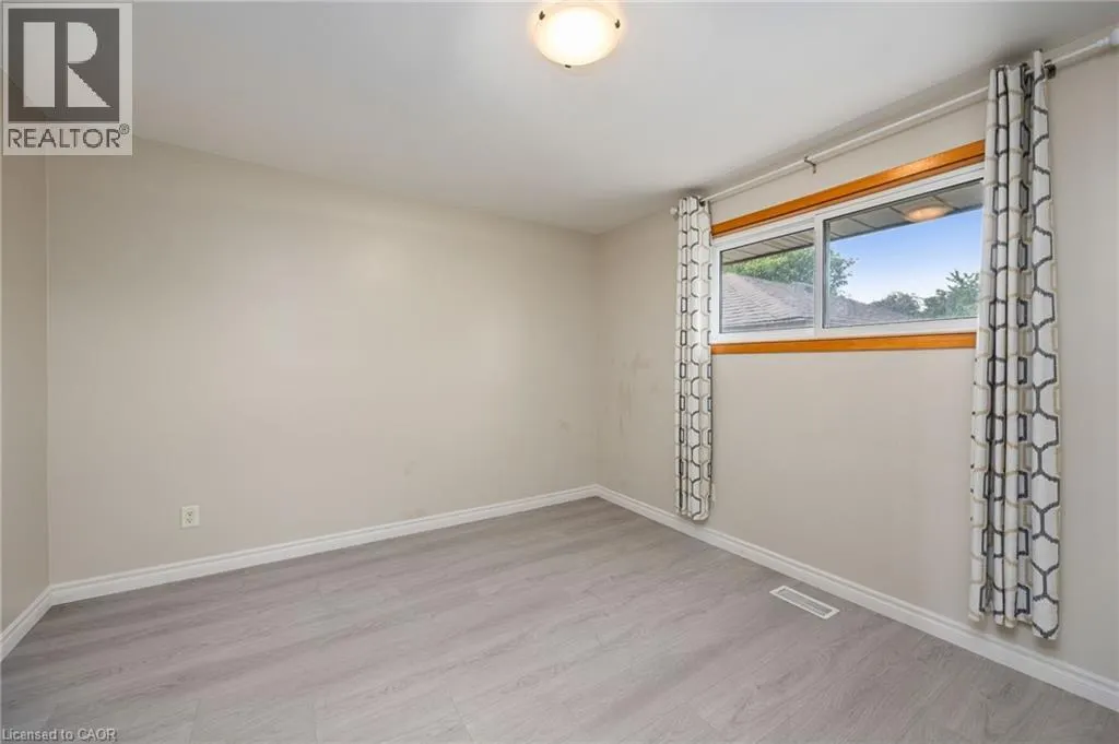 60 CHAMPLAIN Avenue Unit# Main Floor, #Main Floor
