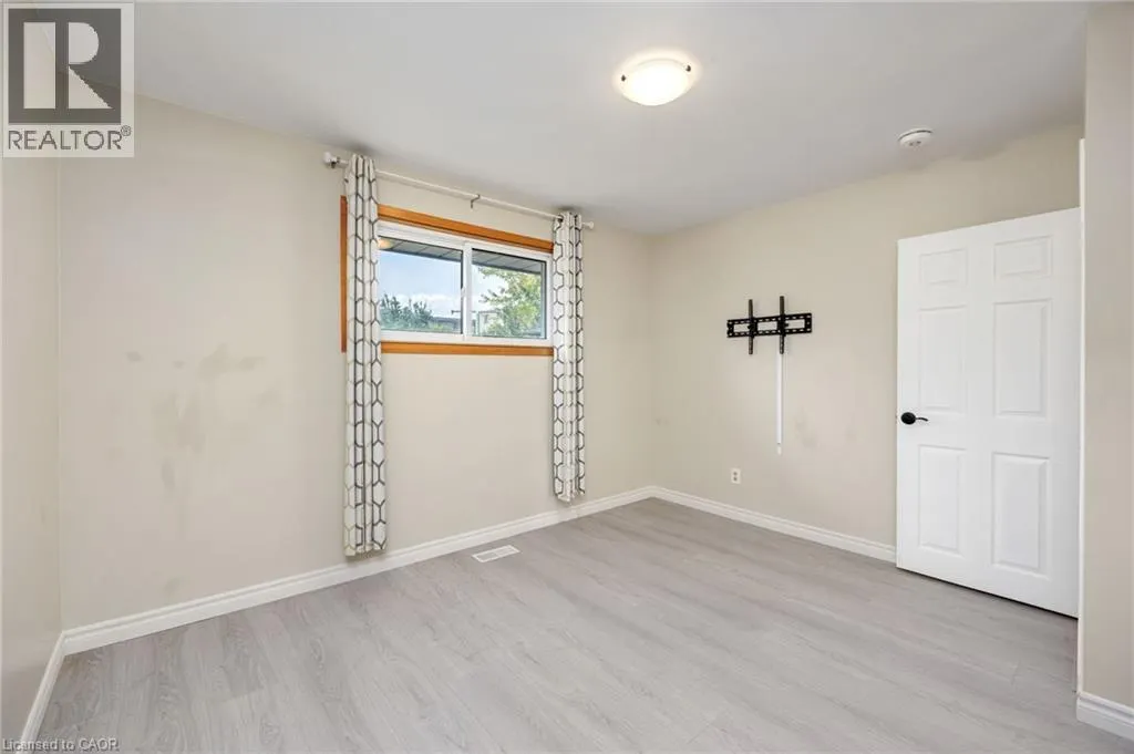 60 CHAMPLAIN Avenue Unit# Main Floor, #Main Floor
