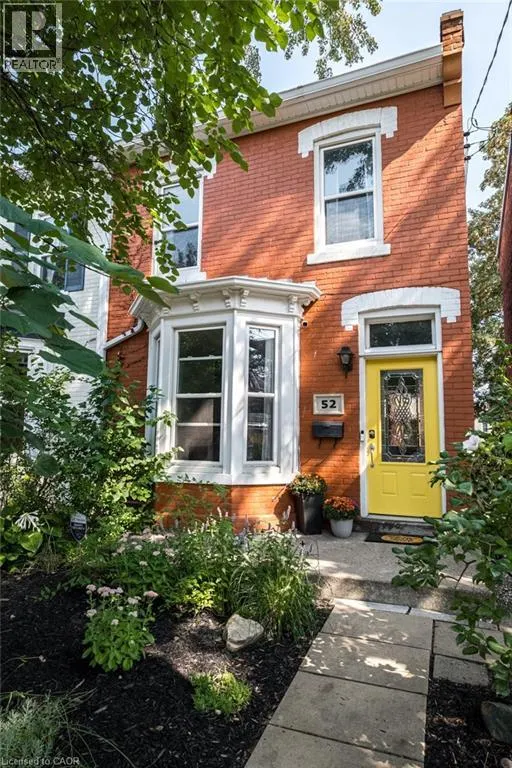 52 EMERALD Street N