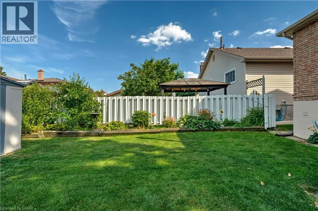 302 HIGHRIDGE Avenue