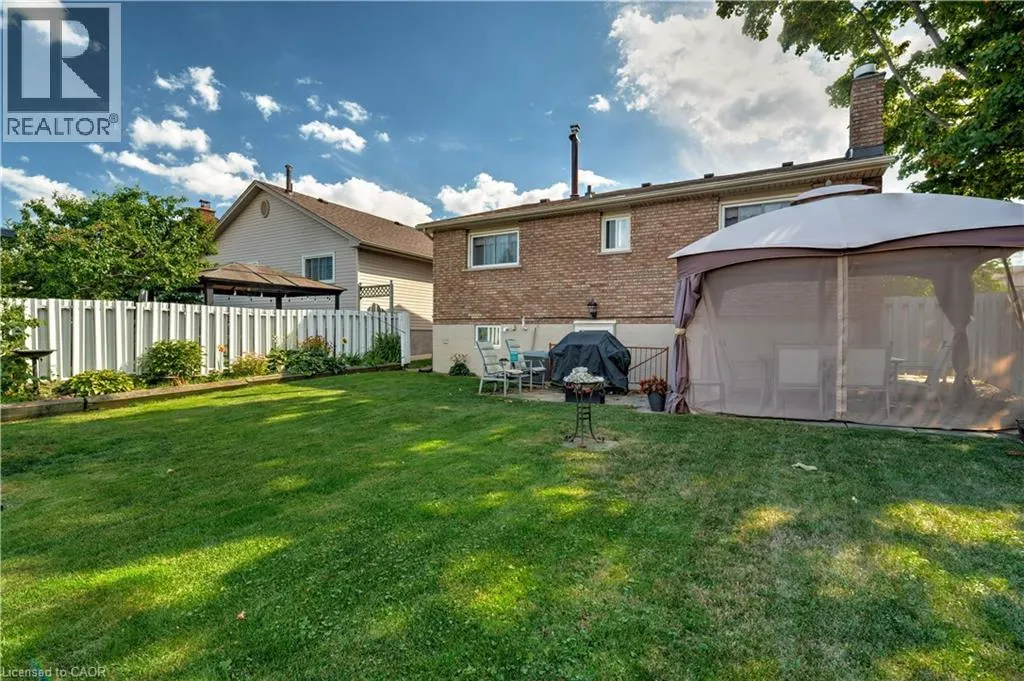 302 HIGHRIDGE Avenue