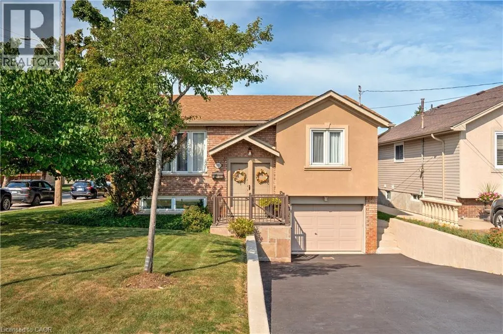 302 HIGHRIDGE Avenue