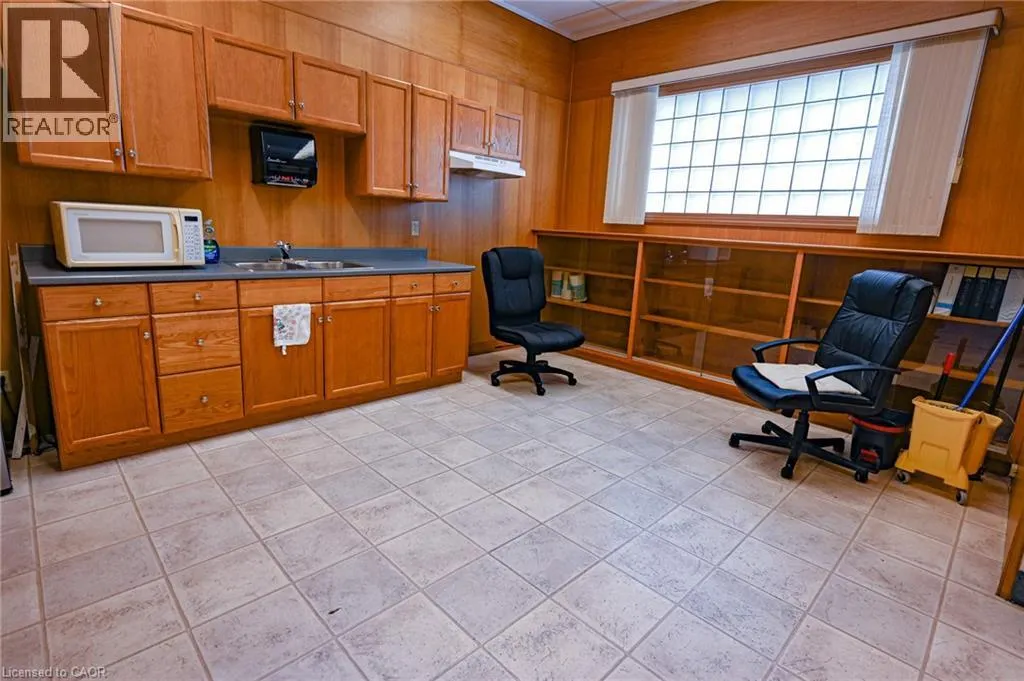 19 RIDOUT Street W