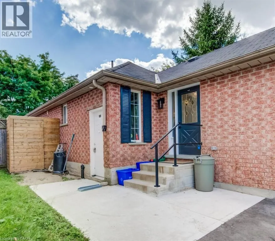 122 KOVAC Road Unit# Upper, #Upper