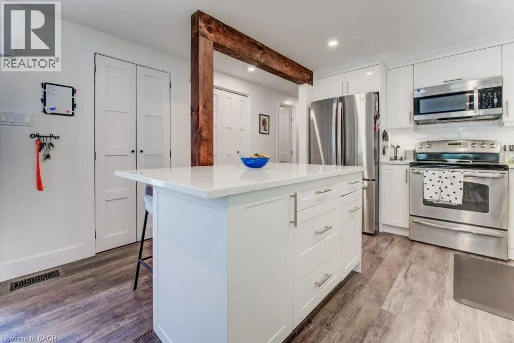 122 KOVAC Road Unit# Upper, #Upper