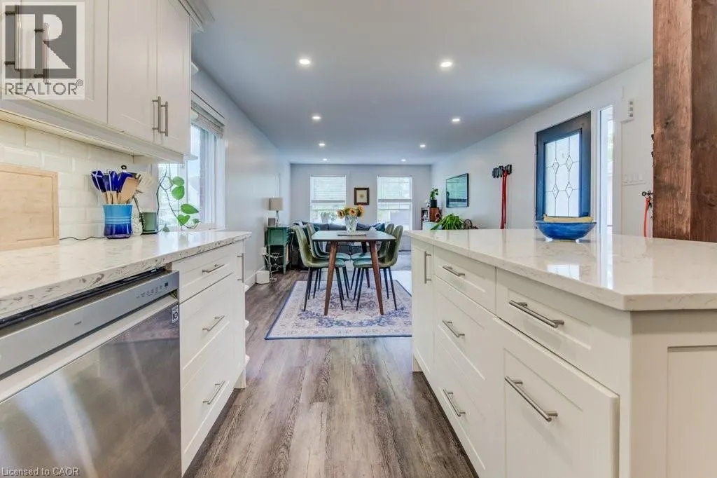 122 KOVAC Road Unit# Upper, #Upper