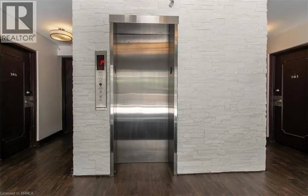 200 CHARLTON Avenue E Unit# PENTHOUSE, #PENTHOUSE