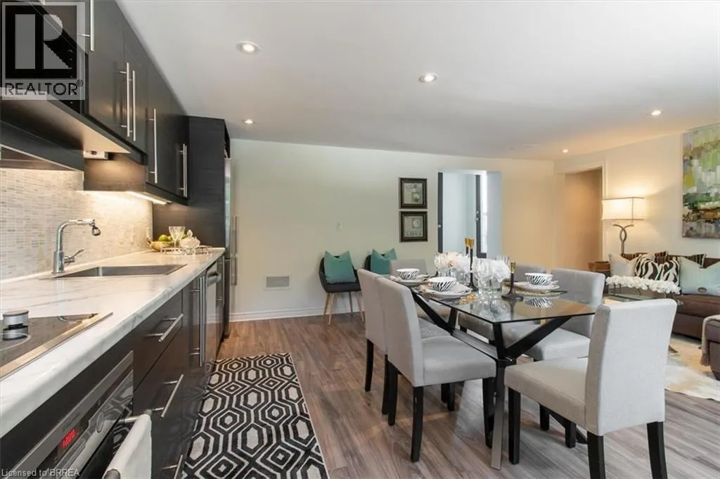 200 CHARLTON Avenue E Unit# PENTHOUSE, #PENTHOUSE