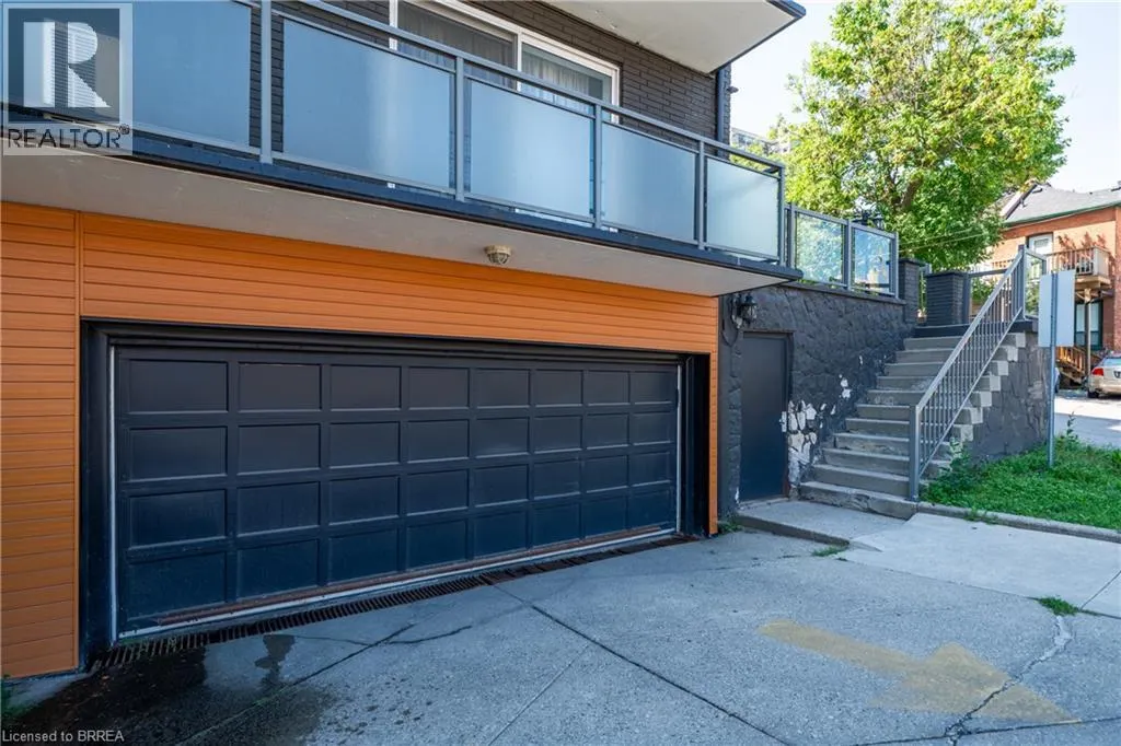 200 CHARLTON Avenue E Unit# PENTHOUSE, #PENTHOUSE