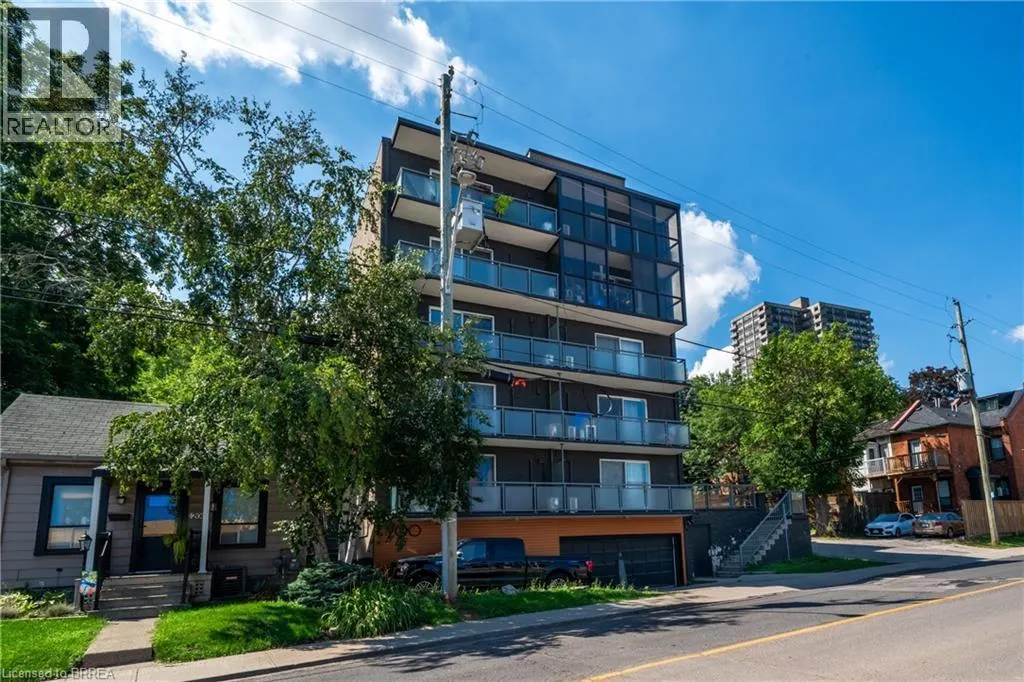200 CHARLTON Avenue E Unit# PENTHOUSE, #PENTHOUSE