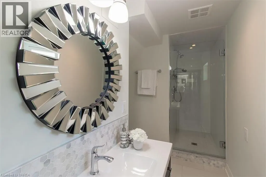200 CHARLTON Avenue E Unit# PENTHOUSE, #PENTHOUSE