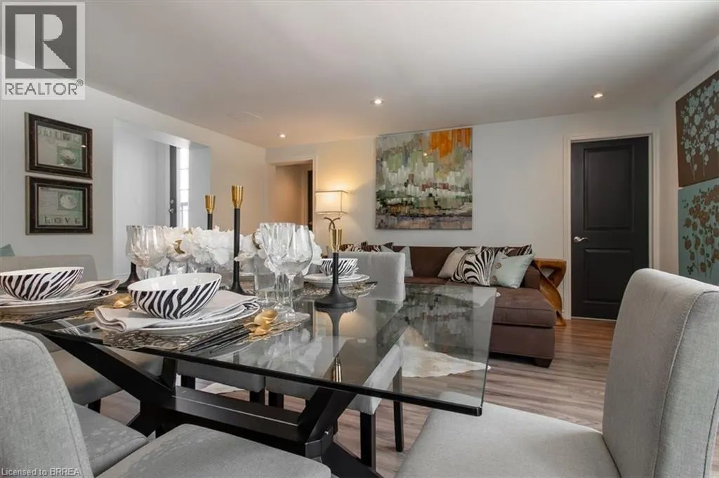 200 CHARLTON Avenue E Unit# PENTHOUSE, #PENTHOUSE