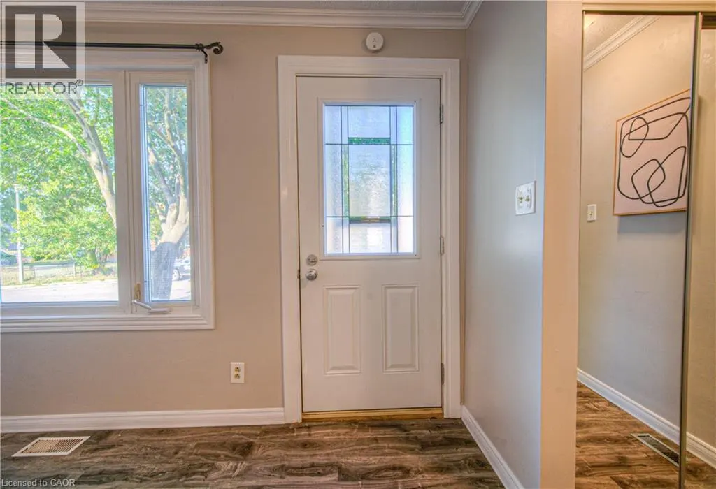 808 WALTER Street Unit# B, #B