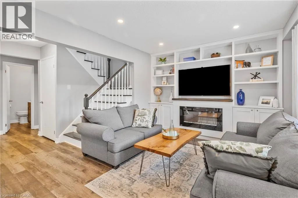 2213 HUNT Crescent