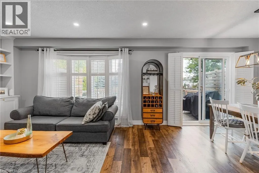 2213 HUNT Crescent