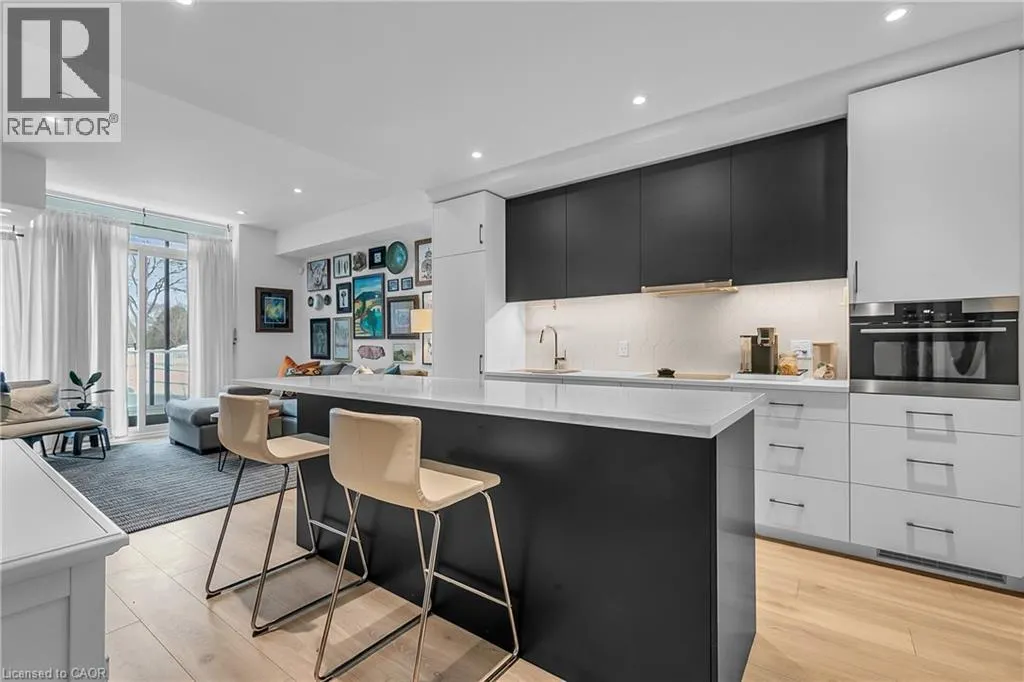 741 KING Street W Unit# 102, #102