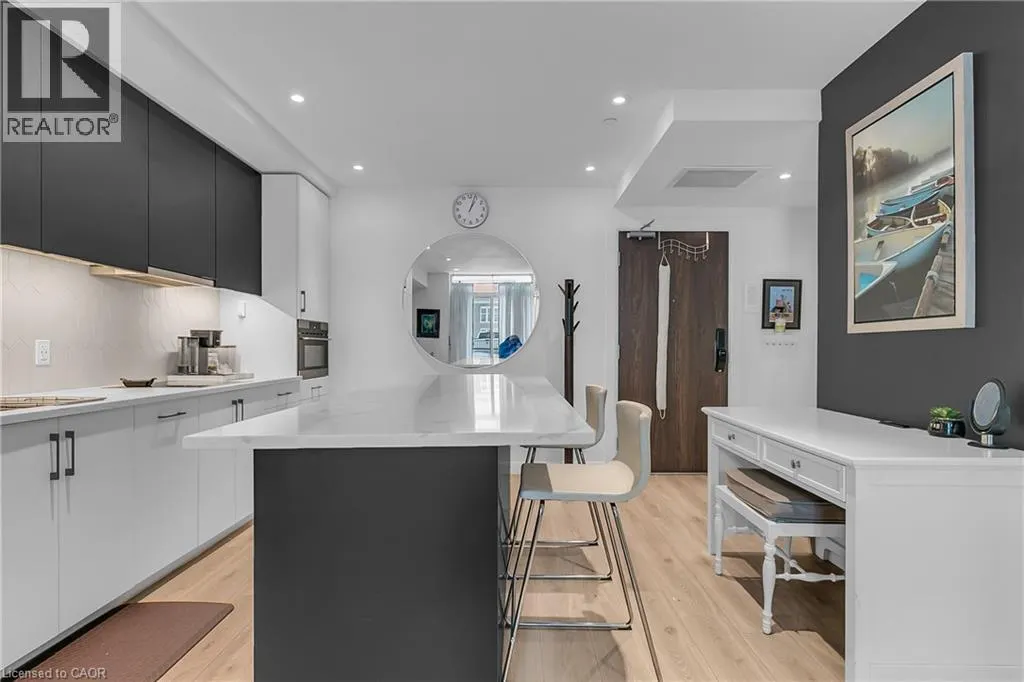 741 KING Street W Unit# 102, #102