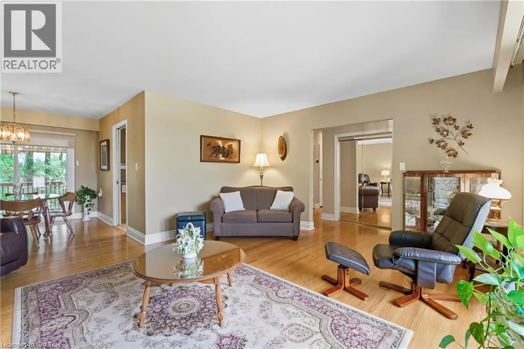 894 BISHOP Place