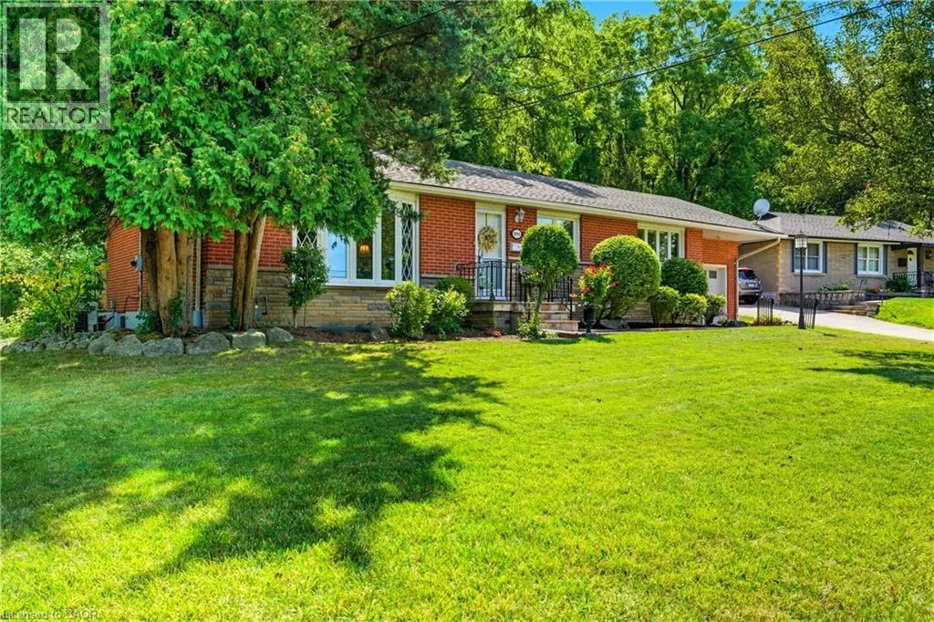 894 BISHOP Place