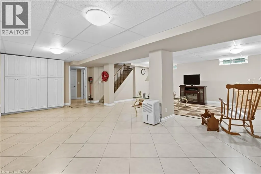894 BISHOP Place