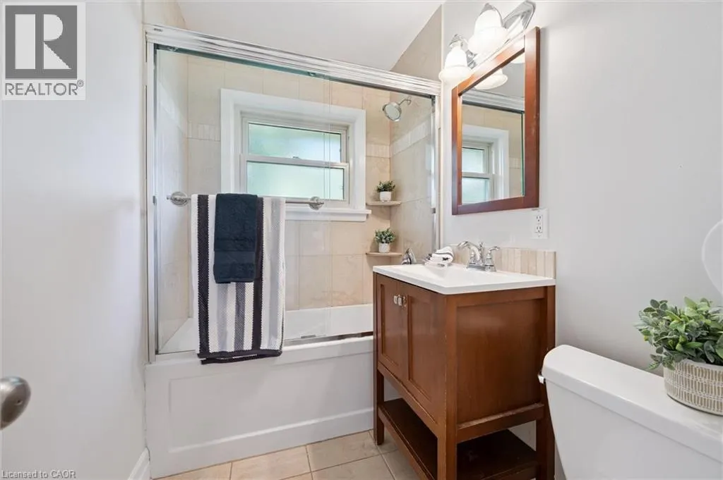 272 HARTWOOD Place