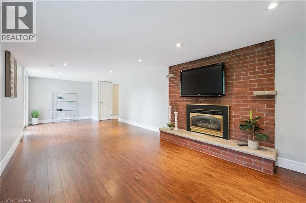 272 HARTWOOD Place