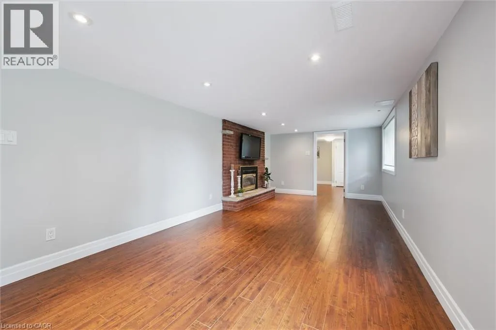 272 HARTWOOD Place