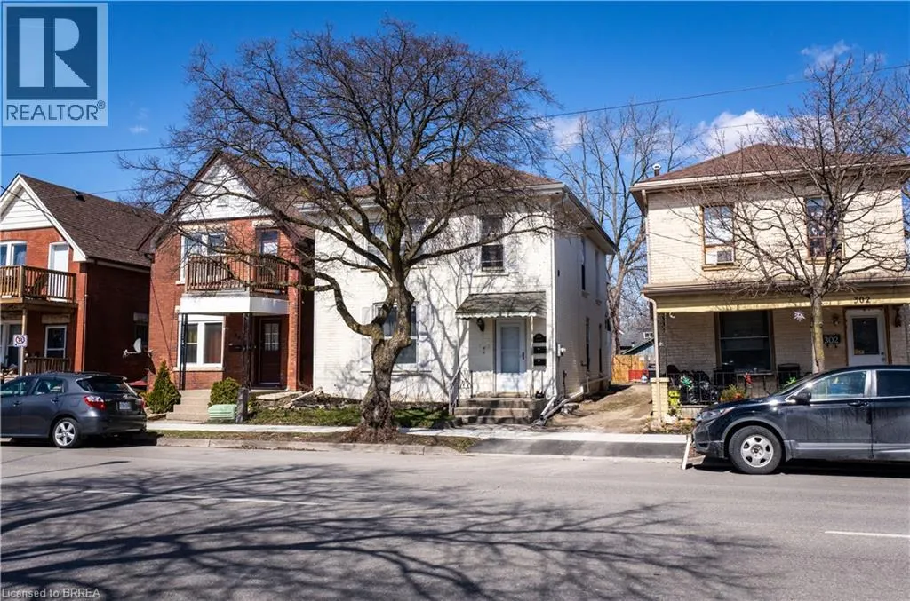 300 DALHOUSIE Street