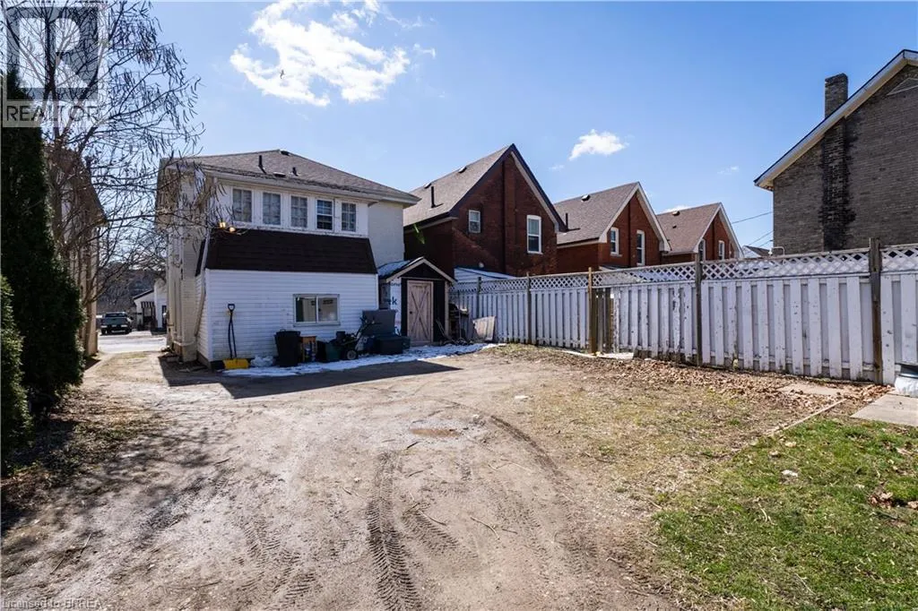 300 DALHOUSIE Street