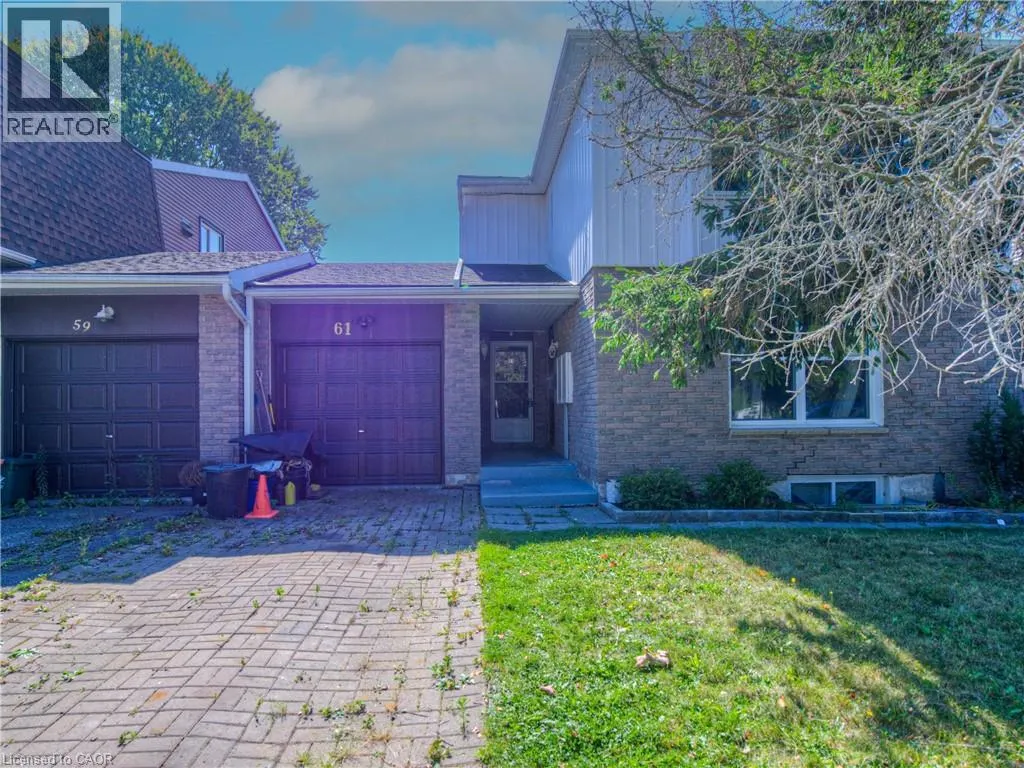 61 HILLBROOK Crescent