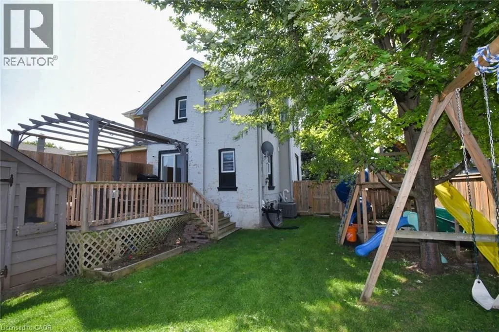 111 DRUMMOND Street