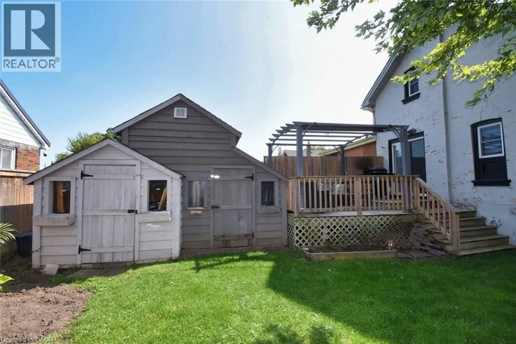 111 DRUMMOND Street